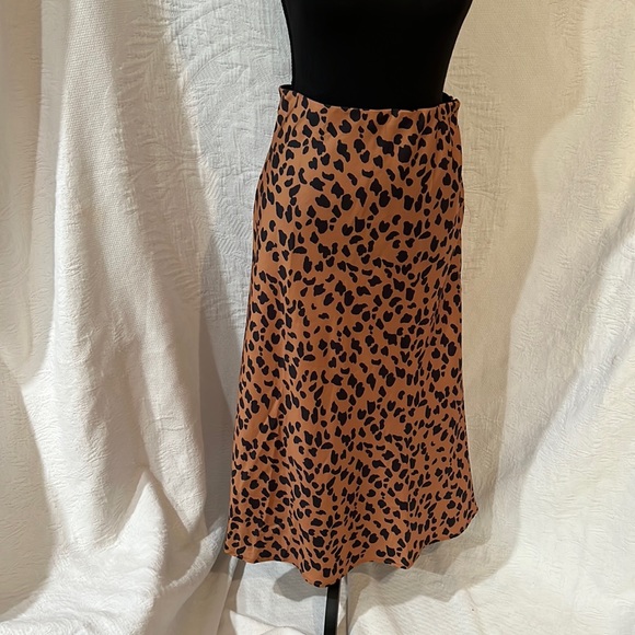 Urban Outfitters Dresses & Skirts - Urban Outfitters leopard print midi skirt, size medium, NWT